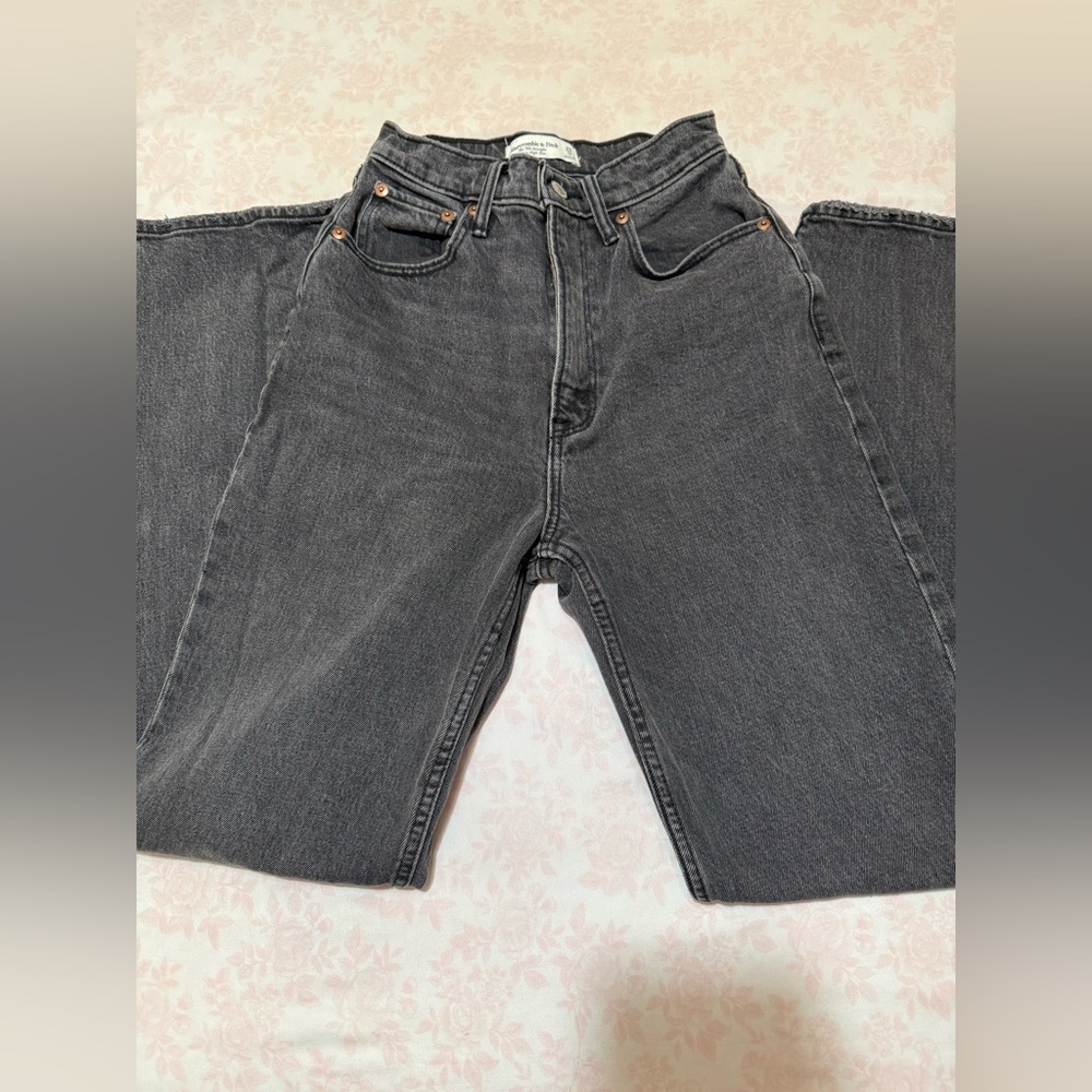 Abercrombie & Fitch curve love 90s straight ultra high Rise Jeans